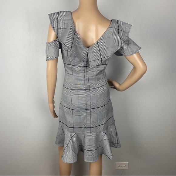 NEW J.O.A. COLD-SHOULDER RUFFLE PLAID MINI DRESS - Picture 8 of 10